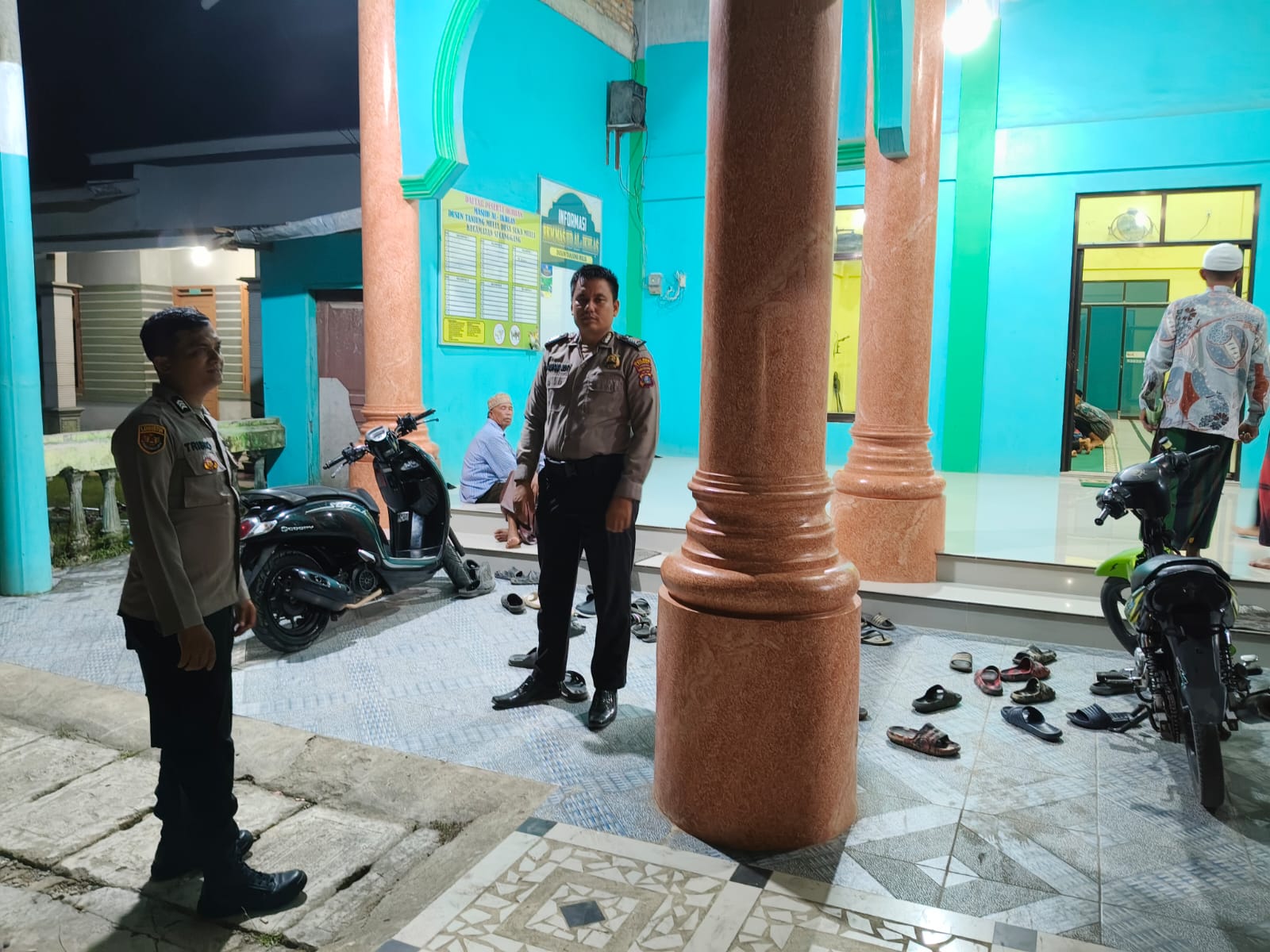 Polsek Secanggang Gelar Patroli Asmara Subuh, Jamin Keamanan Warga di Bulan Ramadhan