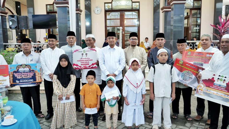 Melalui Safari Ramadhan, Sekda Kota Medan Beri Bantuan Rp 50 Juta Untuk Pembangunan Masjid