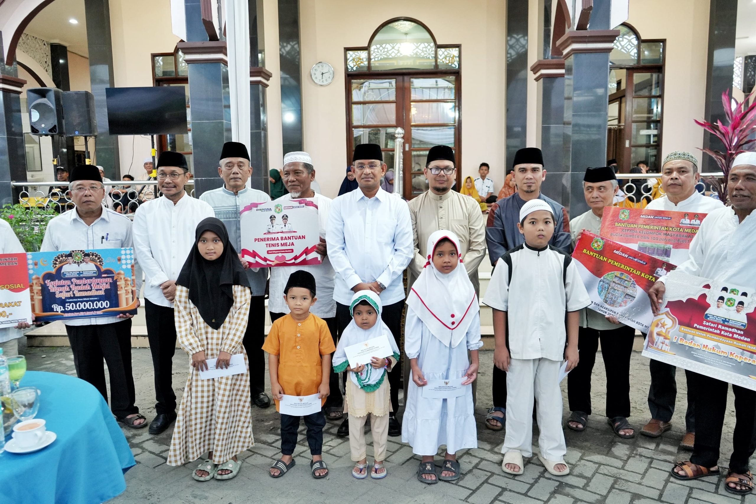 Melalui Safari Ramadhan, Sekda Kota Medan Beri Bantuan Rp 50 Juta Untuk Pembangunan Masjid