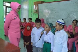 Polres Samosir Bersama Bhayangkari Cabang Samosir Berbagi Takjil