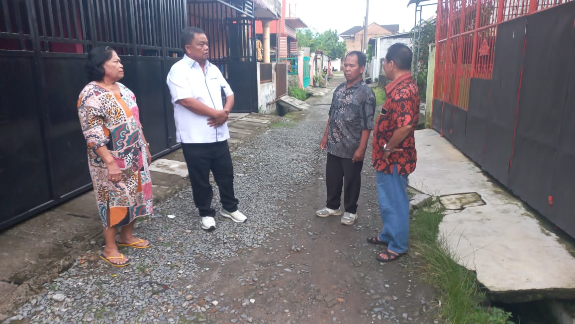 Usai Kebaktian Gereja, Binsar Simarmata Terima Keluhan Warga Gg Horas Soal Kepling Yang Tak Peka Dan Jalan Rusak