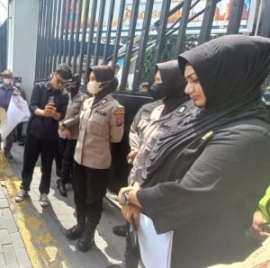 Ketua BKD DPRD Medan Lailatul Badri Terima Para Demo Yang MendesakDua Anggota DPRD Medan Dicopot