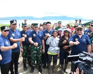 Bupati Samosir: Eceng Gondok Menambah Mata Pencaharian Masyarakat