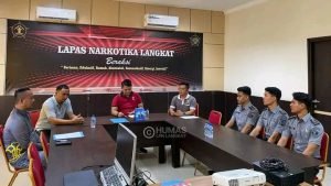 Usai Pelantikan, Kepala Lapas Narkotika Langkat Berikan Pengarahan Kepada PNS Baru dan Tes Urine