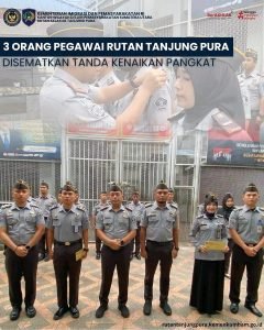 3 orang Pegawai Rutan Tanjung Pura, Disematkan Tanda Kenaikan Pangkat