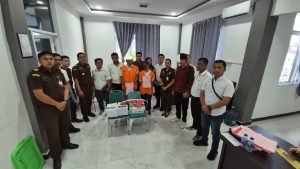 Polres Samosir Serahkan Tersangka dan Barang Bukti Dugaan Tindak Pidana Korupsi Dana Desa