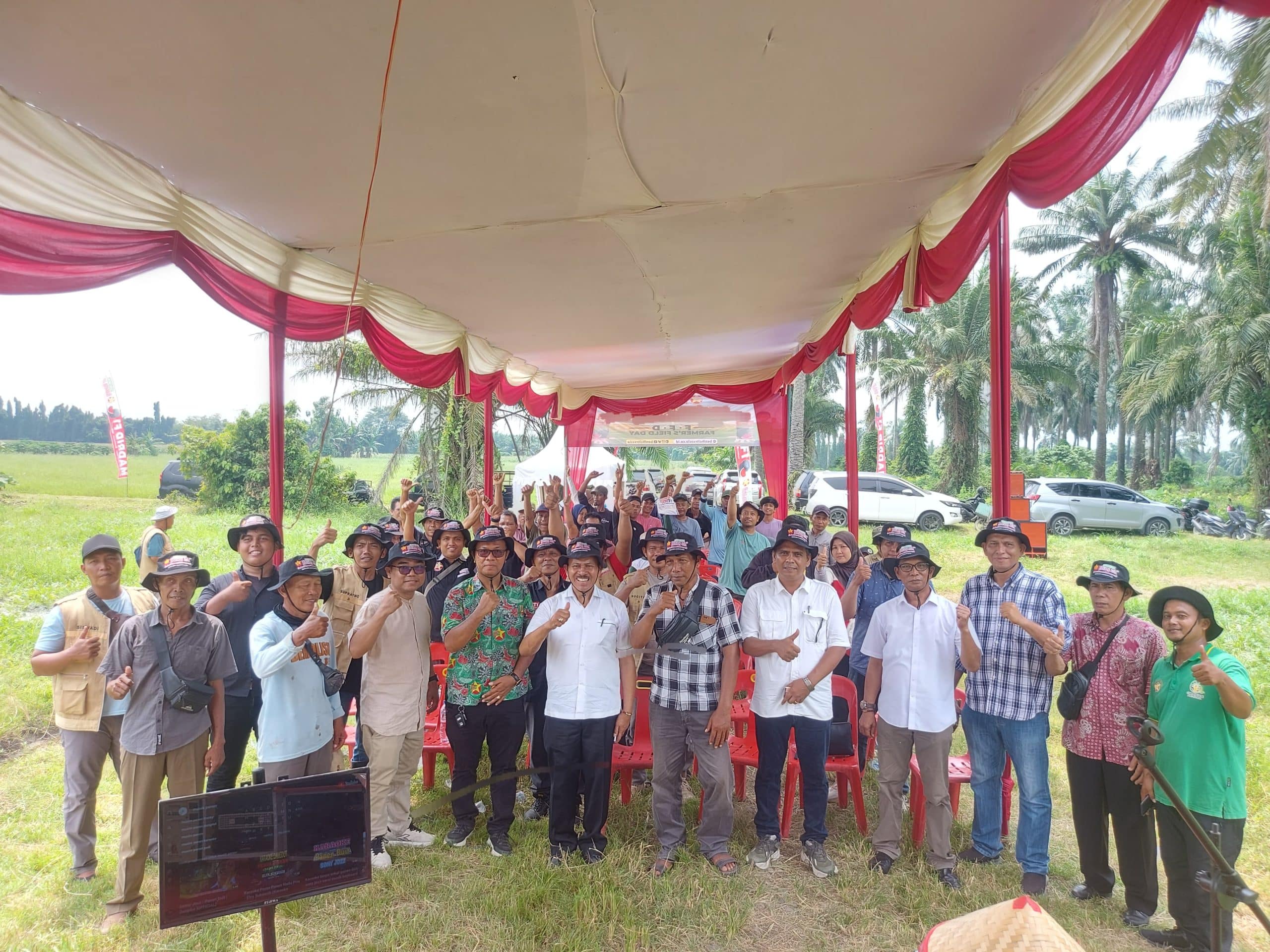 Anggota DPR RI Komisi XIII Kombes Maruli Siahaan Hadiri Panen Raya Semangka di Desa Klambir V