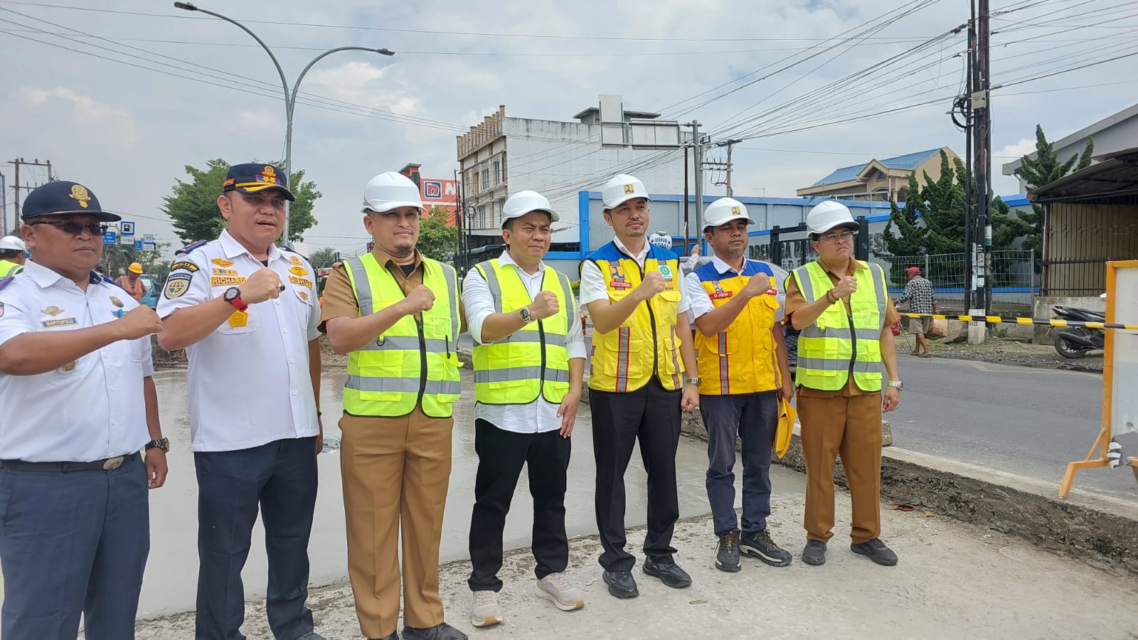 Zulkarnaen SKM Tinjau Penataan Median Jalan di Simpang Tol Bandar Selamat