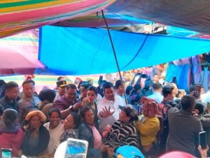 Warga Humbahas Antusias Sambut Kedatangan Bobby dan Gibran
