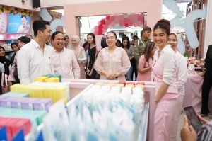 Ketua TP PKK Kota Medan Resmikan Miss Glam USU Store