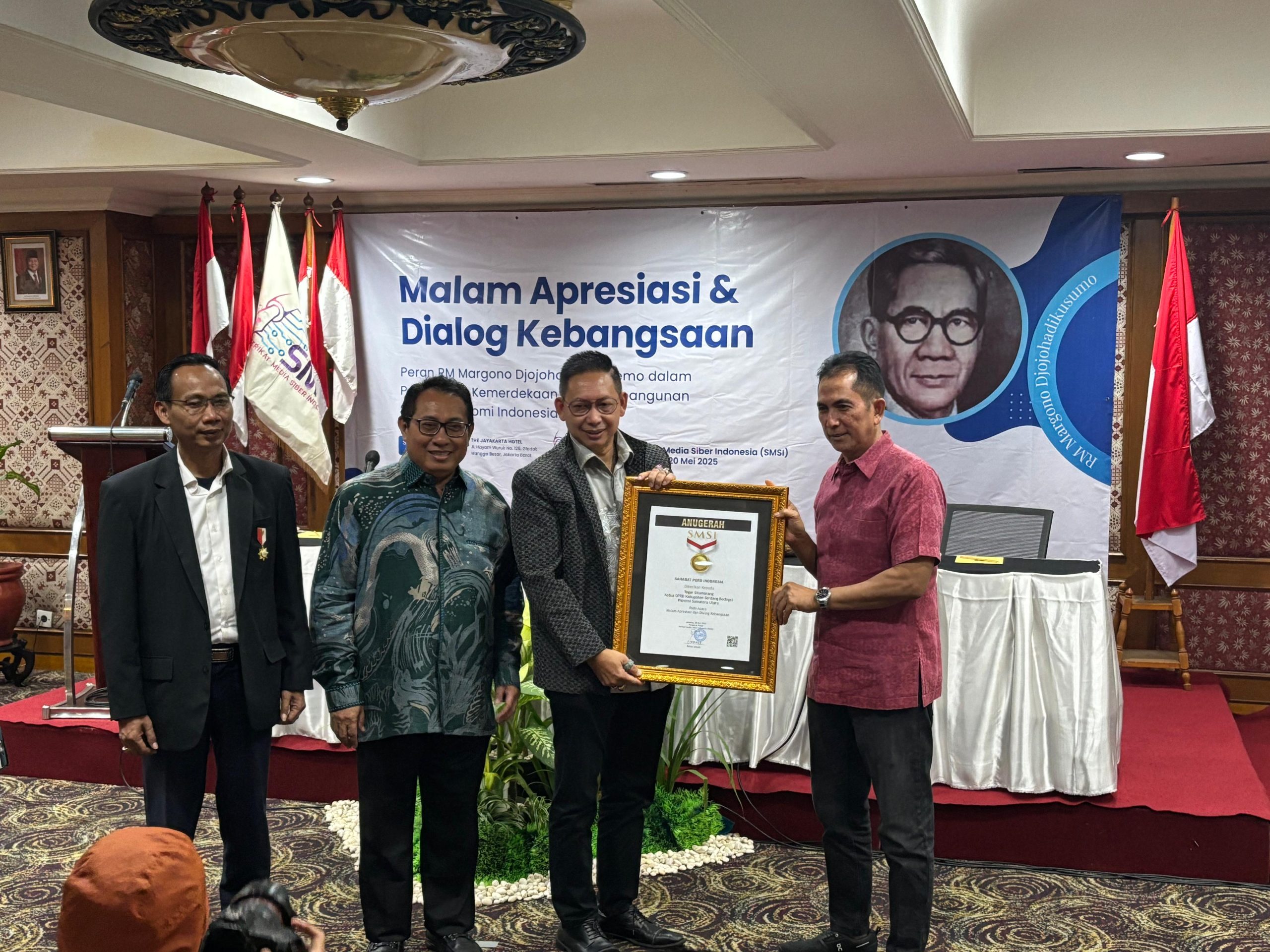 Wong Chun Sen Terima Anugerah Sahabat Pers dari SMSI Berkat Konsistensi Atasi Stunting