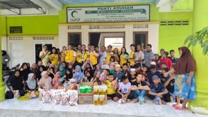 Peringati Waisak 2569 BE, Wong Chun Sen dan Permabudhi Sumut Bagikan Bingkisan ke Panti Asuhan Al-Jamiyatul Wasliyah