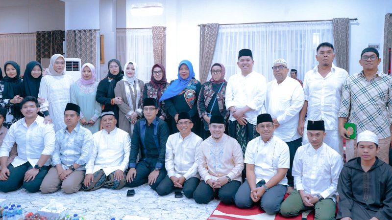 Walikota Medan Rico Waas Hadiri Tahlilan Malam Ketiga Wafatnya Kakak Zakiyuddin Harahap.