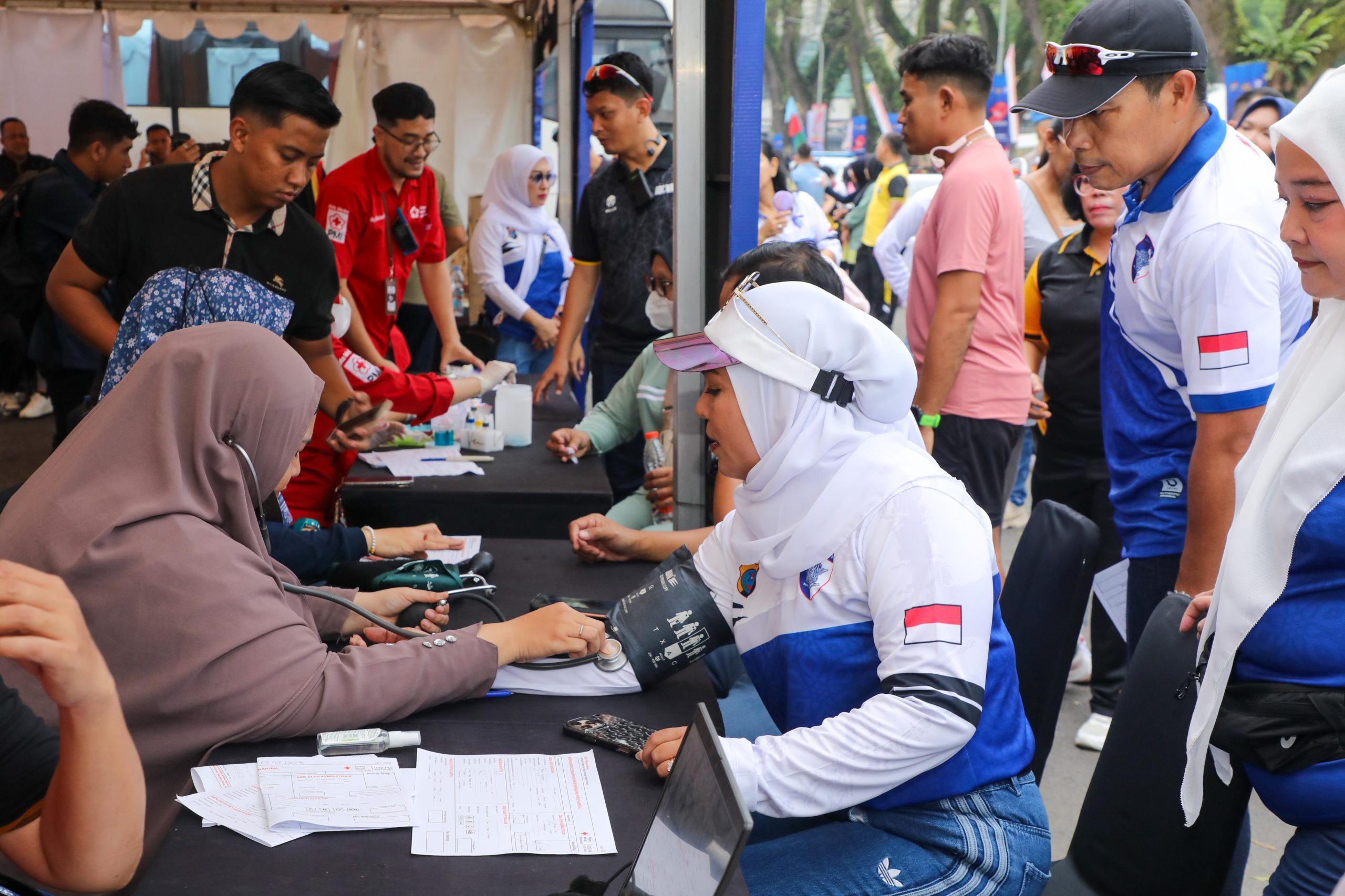 Momen HUT Bhayangkara ke-79,Polda Sumut bersama Masyarakat Gelar Aksi Donor Darah untuk Sesama