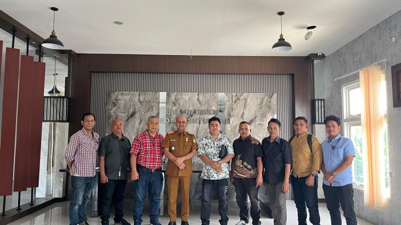 Forum Wartawan Tuntungan Audiensi ke Camat, Tison Sembiring Tegaskan Komitmen Bangun Sinergi Positif
