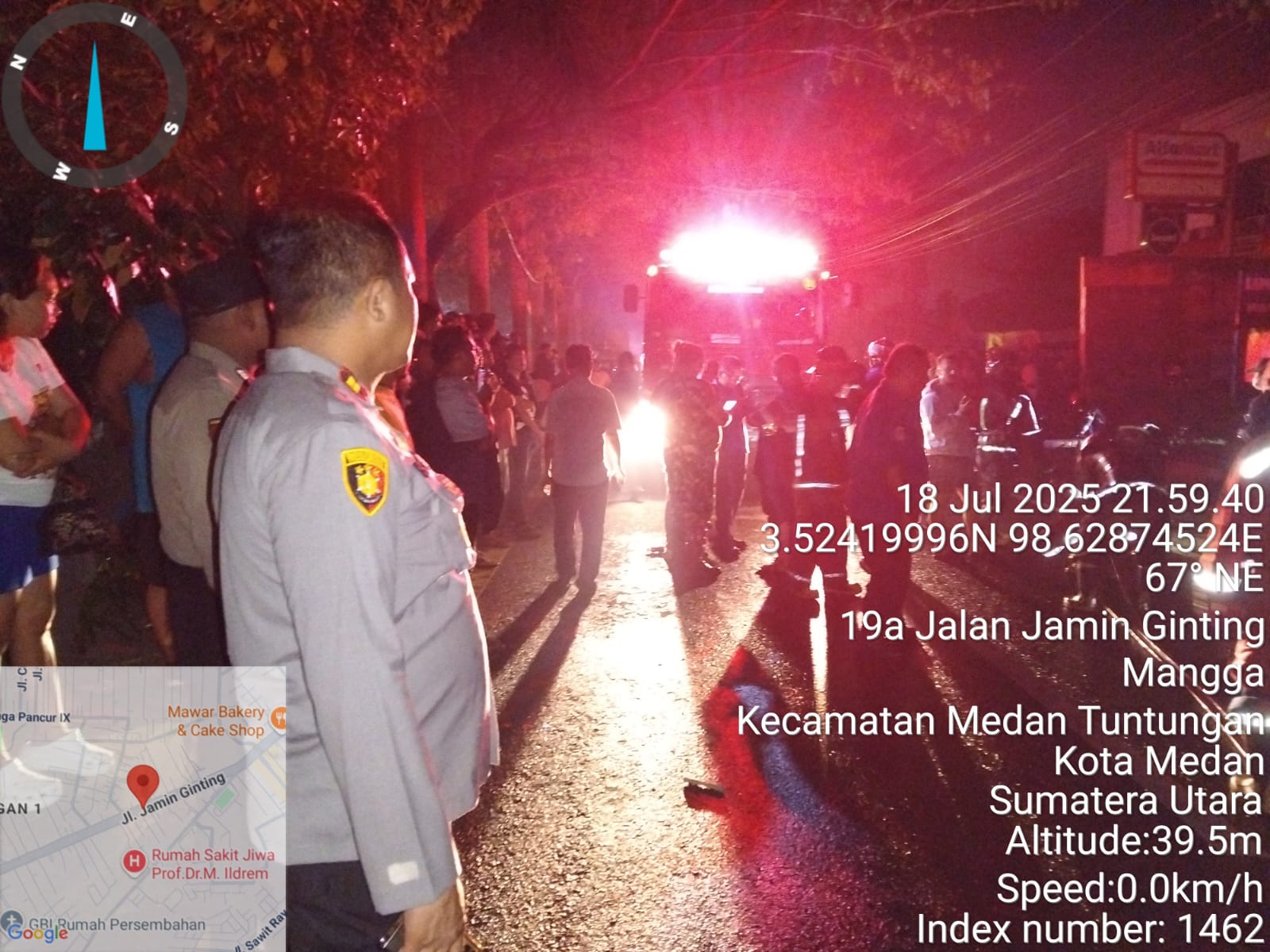 Kapolsek Medan Tuntungan Turun Langsung Tangani Kebakaran di Jamin Ginting