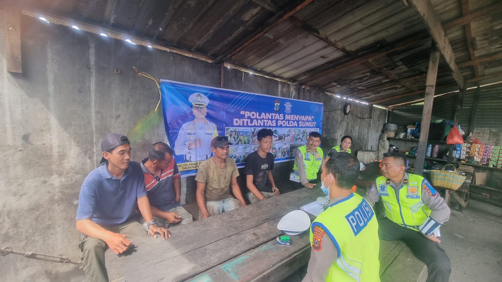 Polda Sumut Melalui  Ops Patuh Toba 2025  Ajak Masyarakat  Wujudkan  Budaya  Tertib Berlalu Lintas 