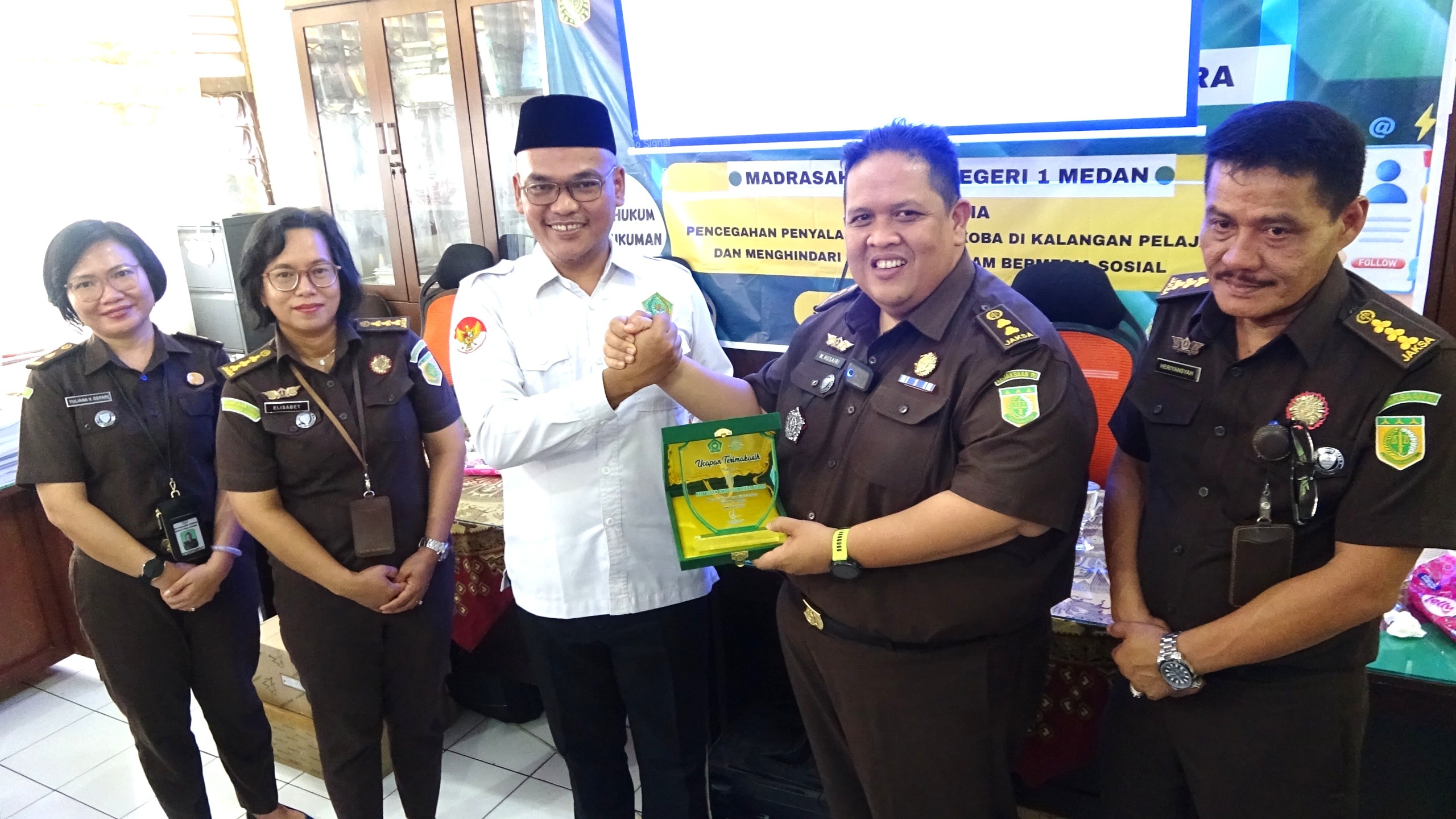 Penyuluhan Hukum, Jaksa Ajak Pelajar MAN 1 Medan Jauhi Narkoba dan Bijak Bermedia Sosial