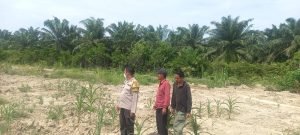 Bhabinkamtibmas Sambang Desa Binaan Dan Sampaikan Pesan Kamtibmas