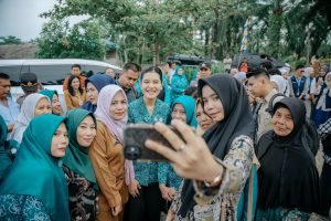 Kahiyang Ayu Tabur 15.000 Benih Ikan,Dorong Swasembada Pangan di Langkat