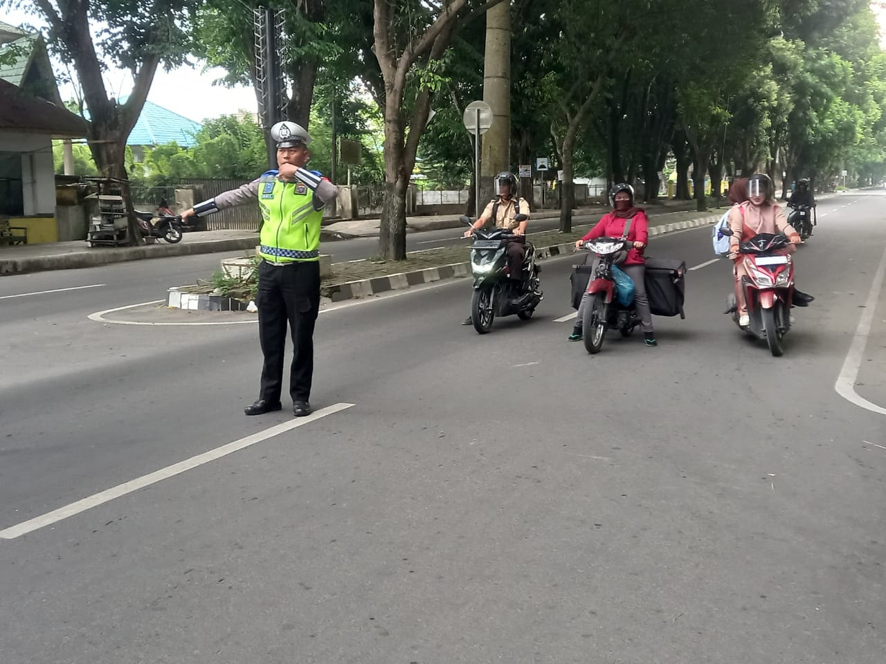 Antisipasi Kemacetan, Jajaran Polres Langkat Gelar Pengaturan Lalu lintas di Pagi Hari