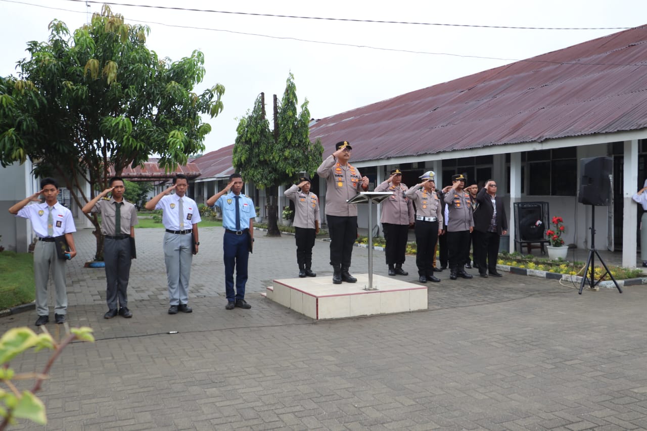 Cegah Kenakalan Remaja,Bulling serta Manfaat Tertib Berlalu Lintas Kapolres Langkat Beri Pesan Penting ke Pelajar Putra Jaya Jabal Rahmah