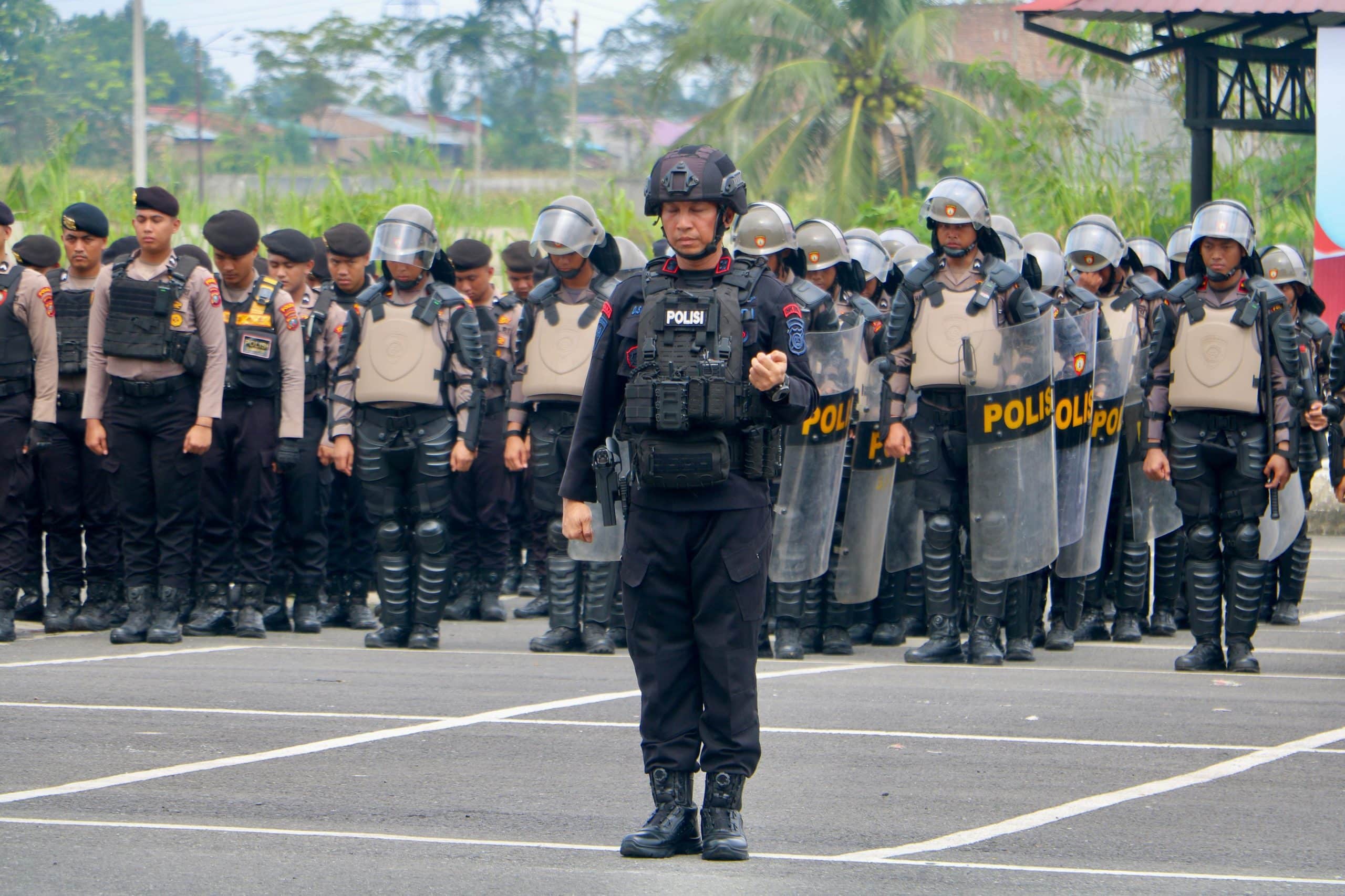 Polda Sumut  Gelar Latihan Gabungan Penanganan Aksi Massa  Unras  dengan Humanis