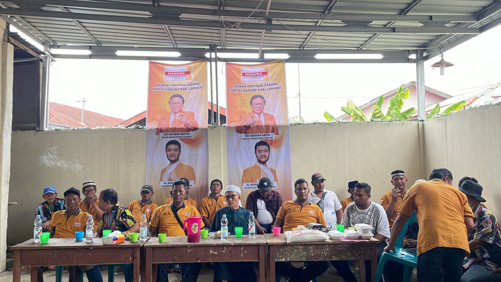 Partai Hanura dan DPD II PKN Langkat Berkolaborasi Adakan Acara Sunat Massal dalam Rangka Maulid Nabi