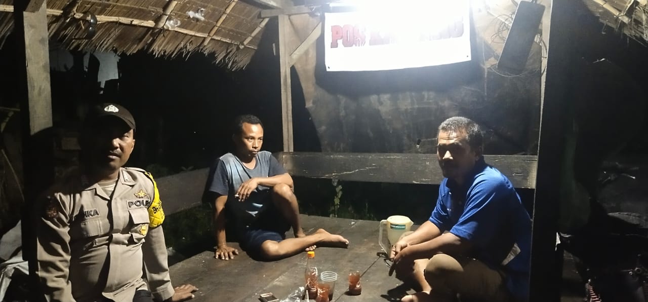 Bhabinkamtibmas Polsek Gebang Polres Langkat Laksanakan Pembinaan Satkamling di Desa Pasarawa