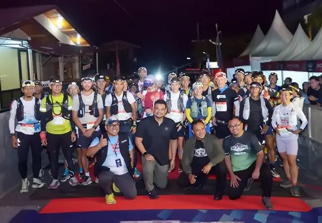 Ribuan Pelari Dunia Taklukkan Keindahan Danau Toba di “Trail of The Kings” 2025