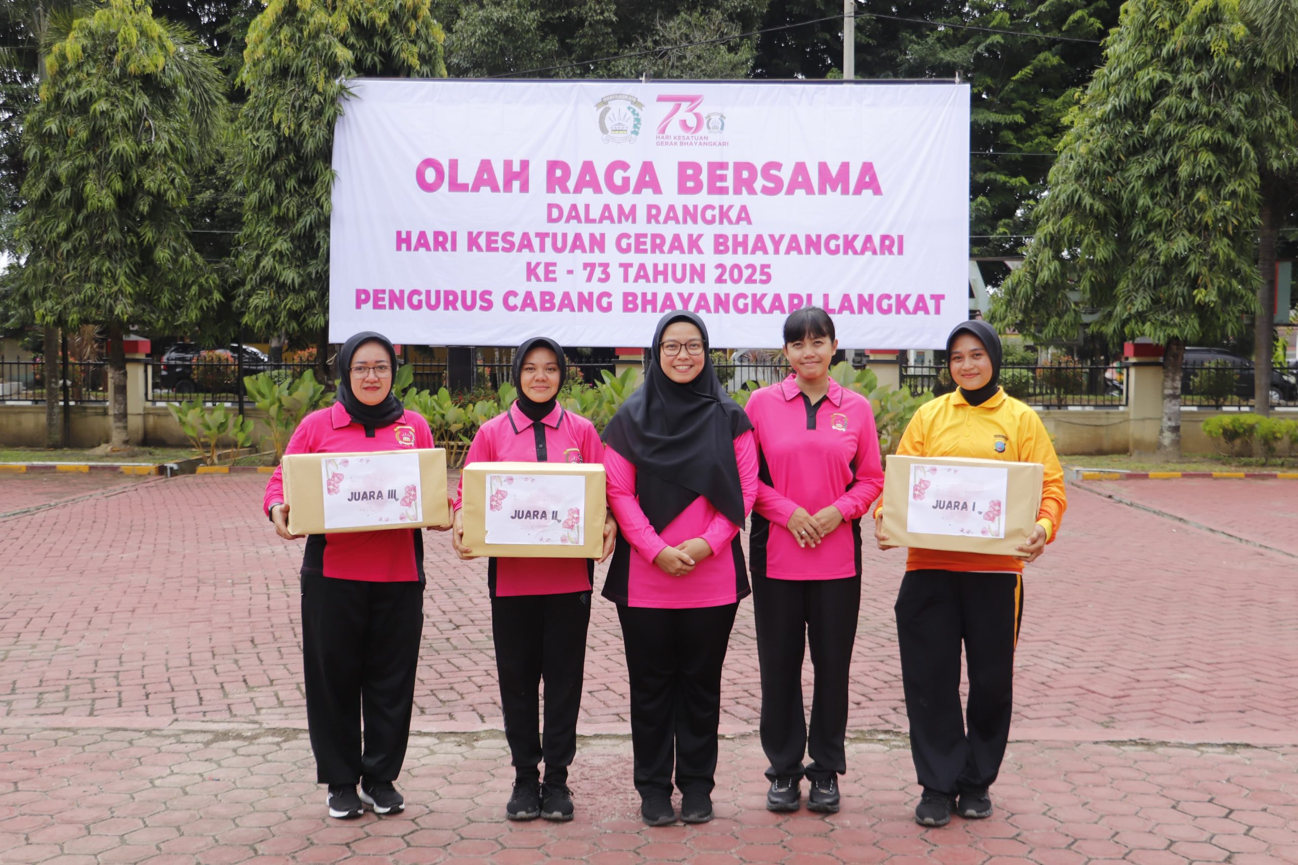 Meriahkan HKGB ke-73,Polres Langkat Bersama Bhayangkari Gelar Olahraga Bersama