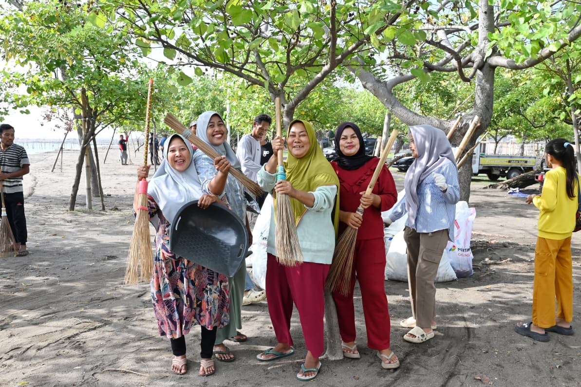 PGN Gelar Aksi Bersih Pantai, 1,1 Ton Sampah Terangkat