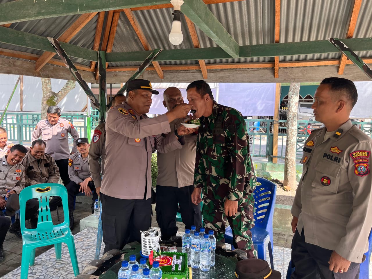 Polres Samosir Rayakan HUT TNI ke 80 di Makoramil 03 Pangururan