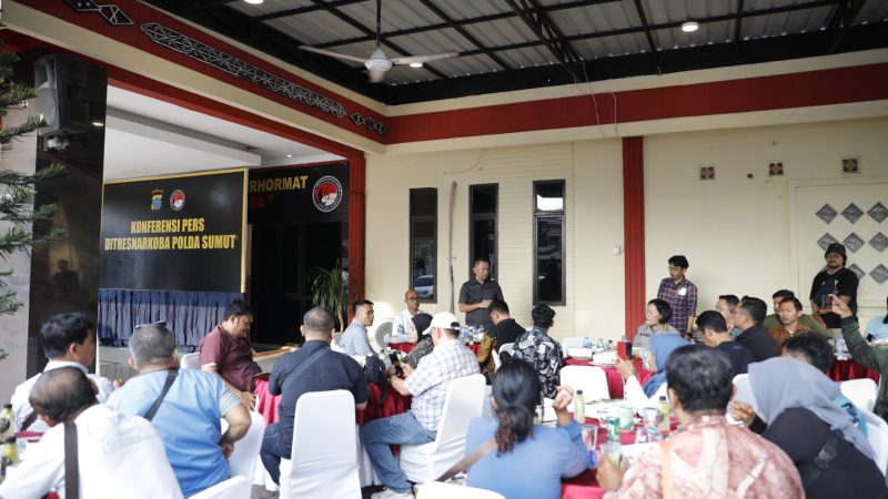 Ditresnarkoba, dan  Humas Polda Sumut Silaturahmi Bersama Wartawan Makan Bareng Menjalin Keakraban