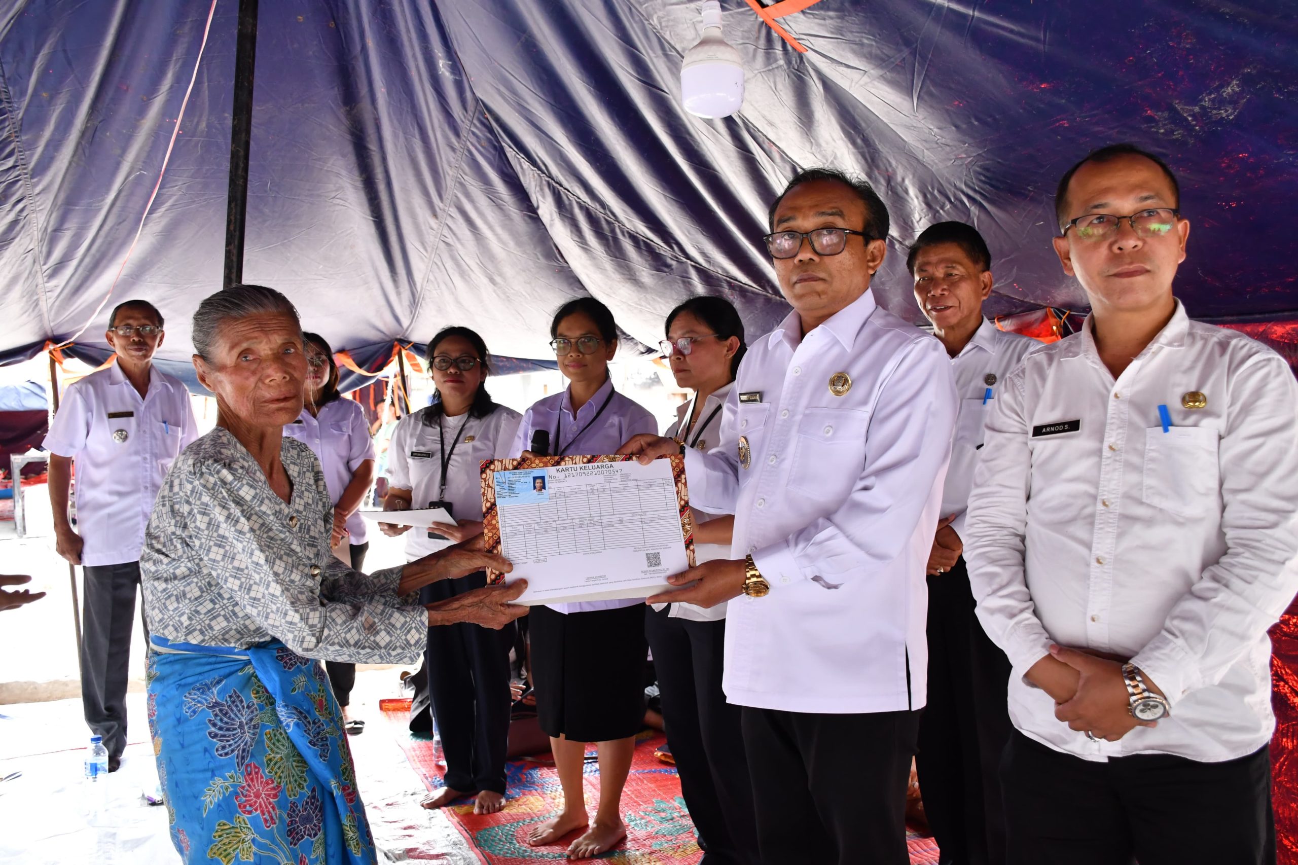 Pemkab Samosir Bantu Korban Kebakaran Sidaji, dan Berikan Adminduk
