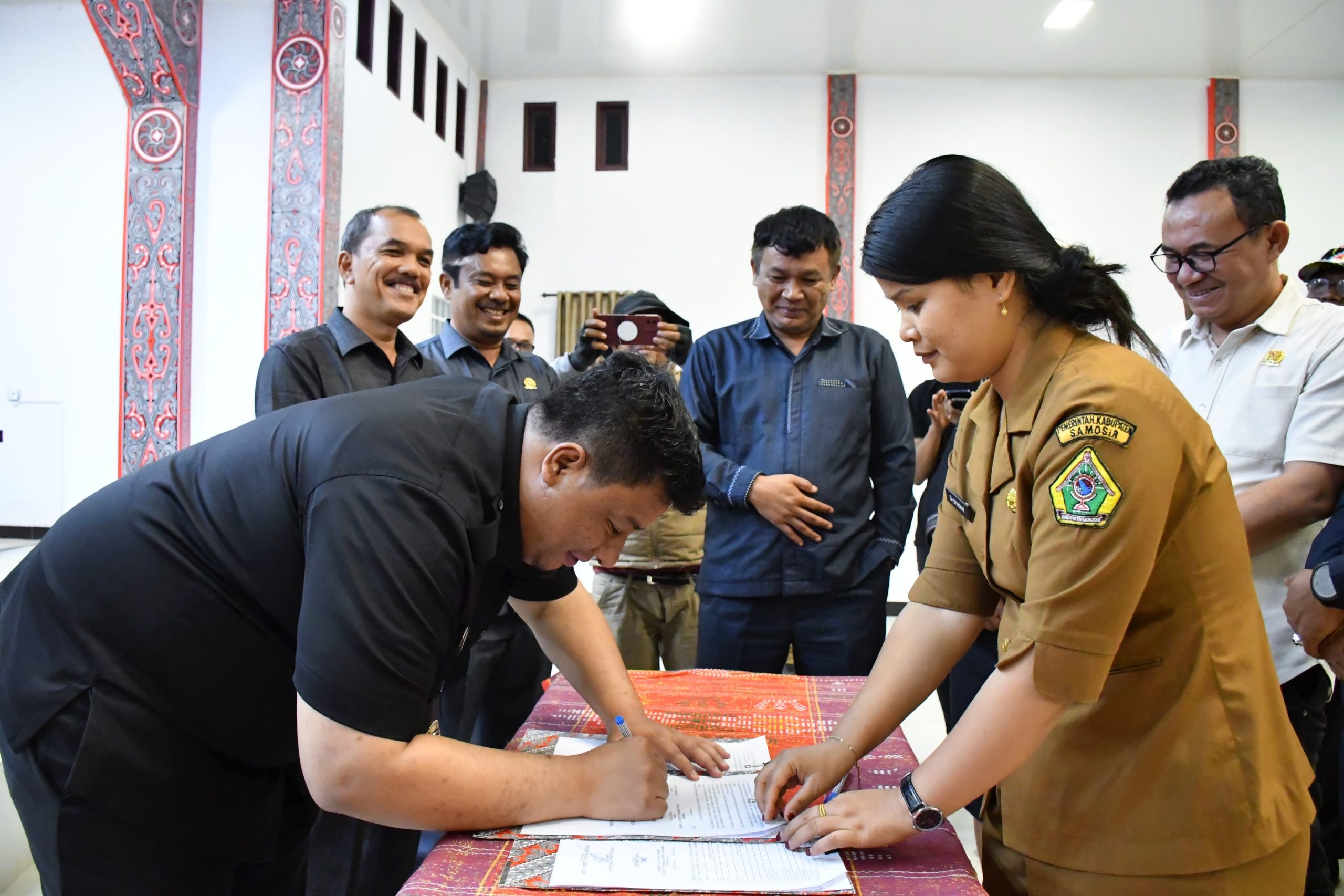 Bupati Samosir juga DPRD Sepakat Tandatangani KUA-PPAS APBD 2026