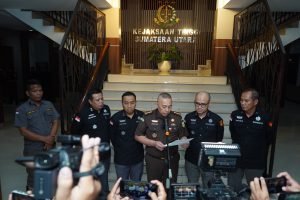 Diduga Terlibat Tindak Pidana Korupsi Pelepasan Asset PTPN I Untuk Perumahan Citraland, Dua Mantan Pejabat BPN Di Jebloskan Ke Dalam Jeruji Besi