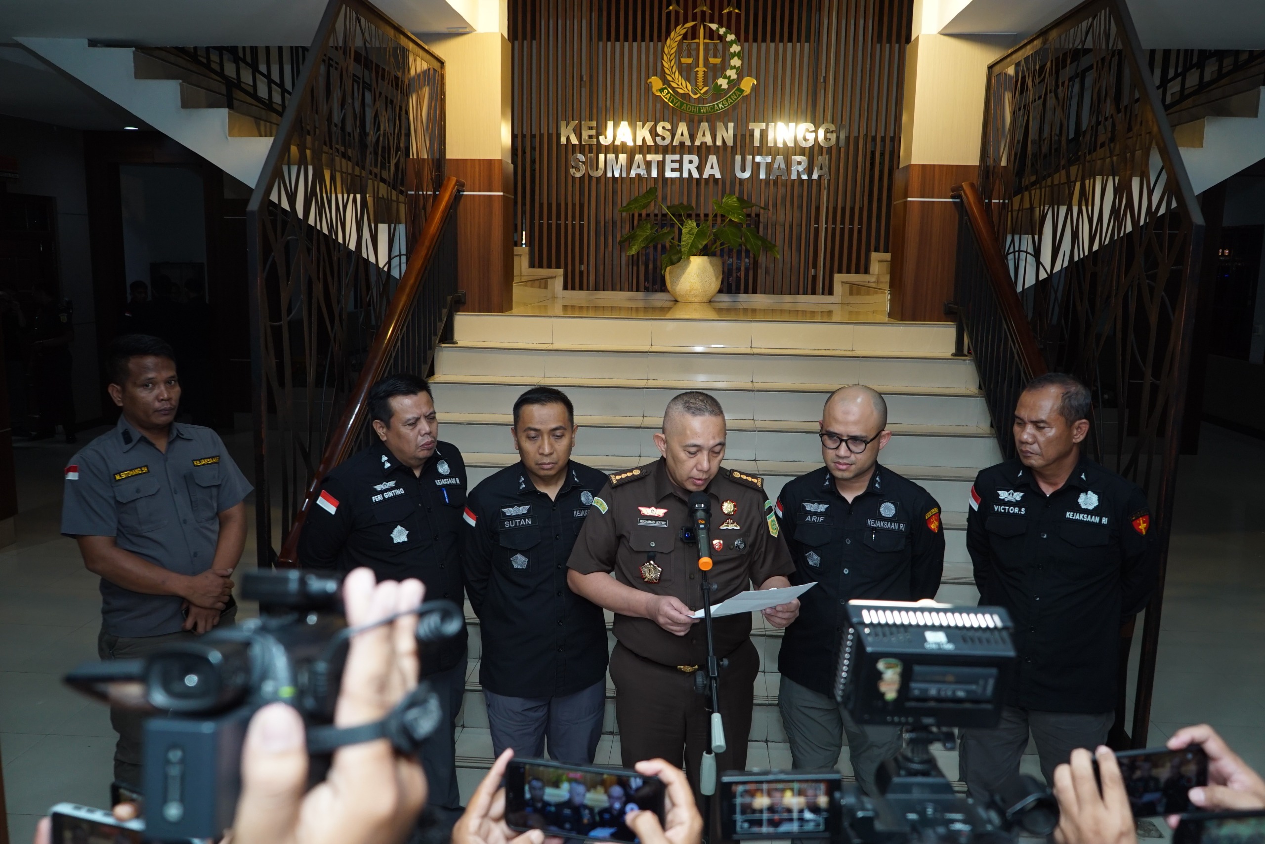 Diduga Terlibat Tindak Pidana Korupsi Pelepasan Asset PTPN I Untuk Perumahan Citraland, Dua Mantan Pejabat BPN Di Jebloskan Ke Dalam Jeruji Besi