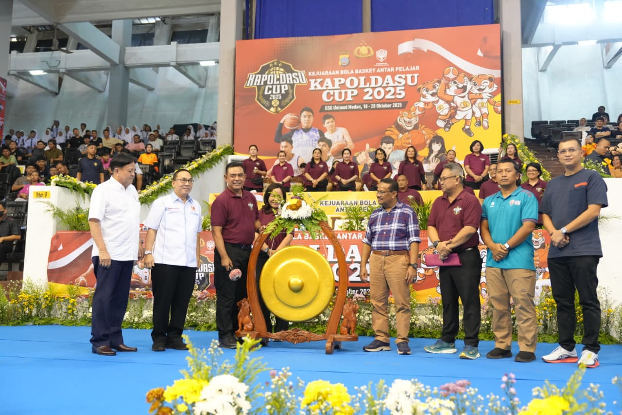 Kapolda Sumut Buka Kejuaraan Bola Basket Antar Pelajar “Kapoldasu Cup 2025” di UNIMED