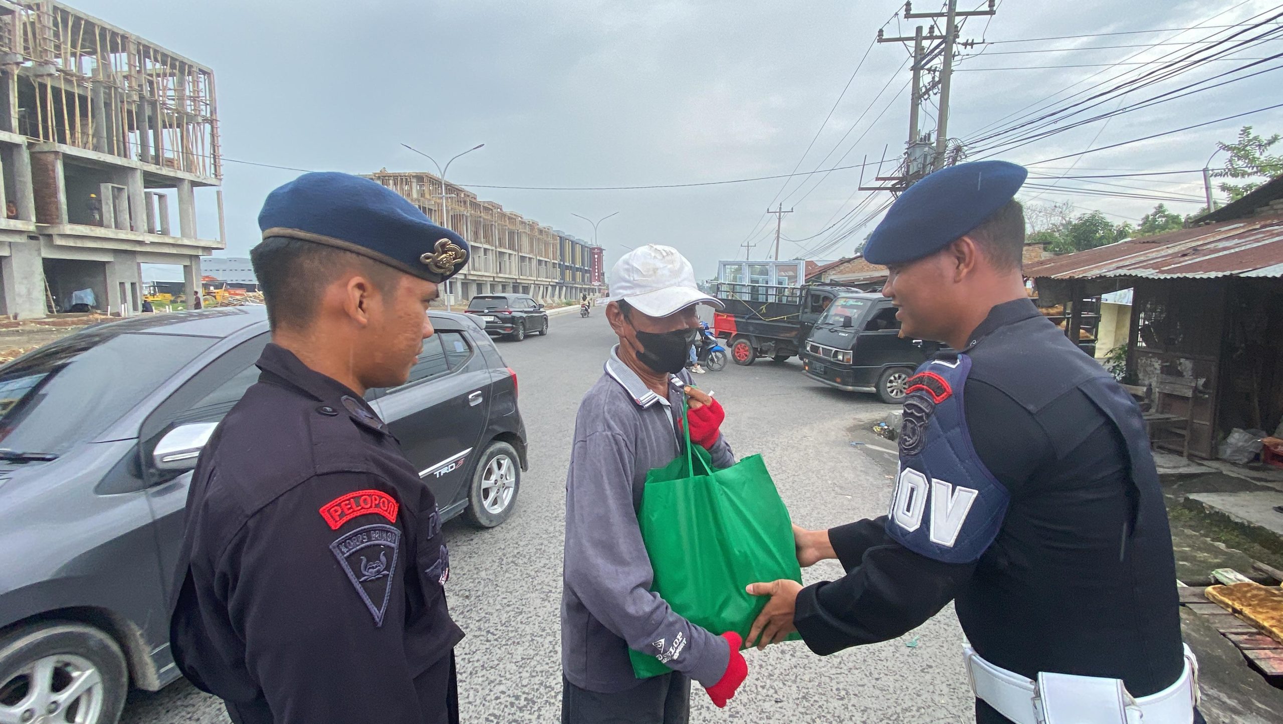 Satuan Brimob Polda Sumut Tebar Kasih di Hari Minggu — Wujud Nyata Pengabdian Menyambut HUT Korps Brimob Polri ke-80