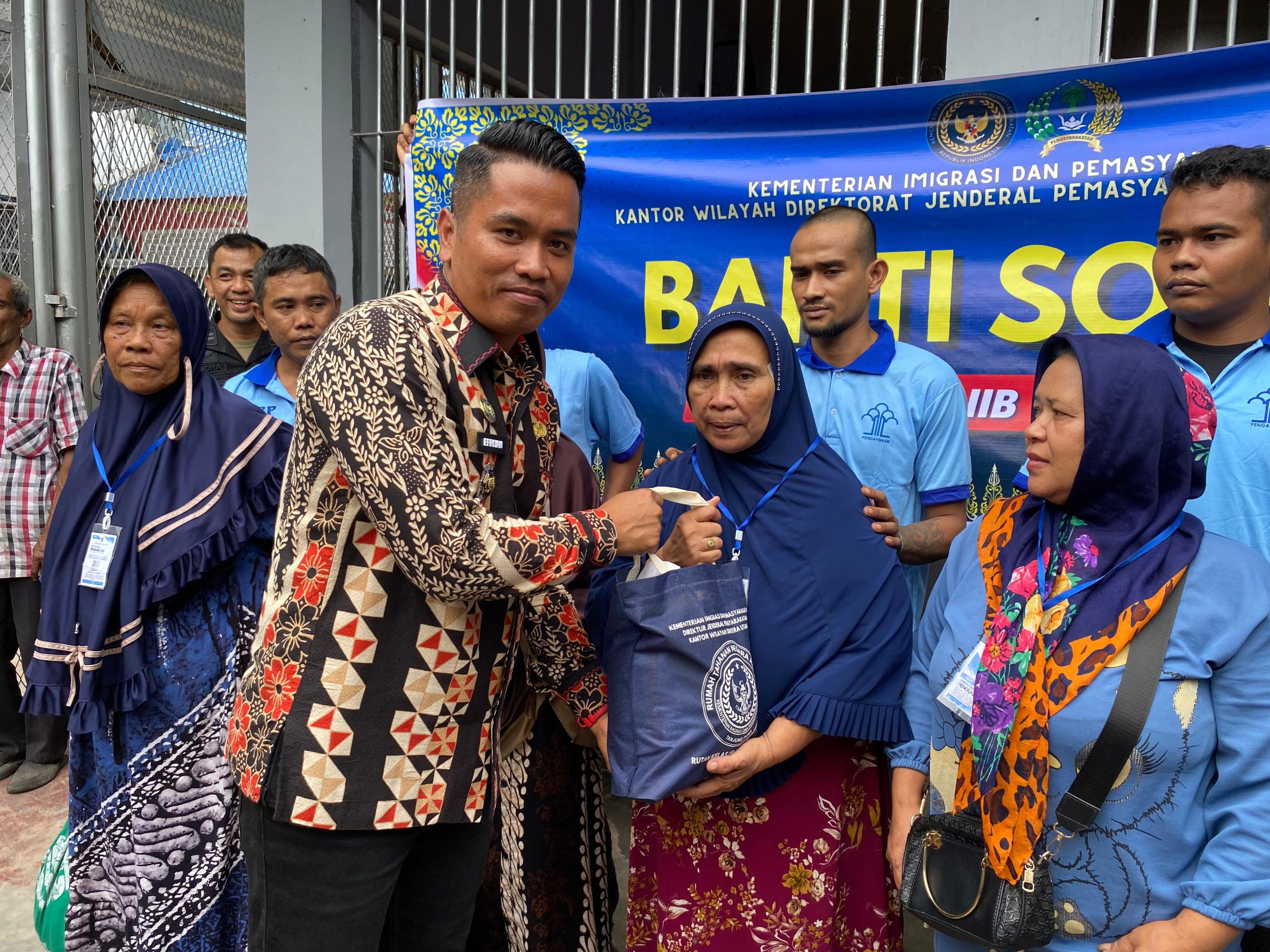 Kembali Salurkan Bantuan Sosial, Karutan Tanjung Pura Fokus Bagikan Bantuan Disetiap Minggunya