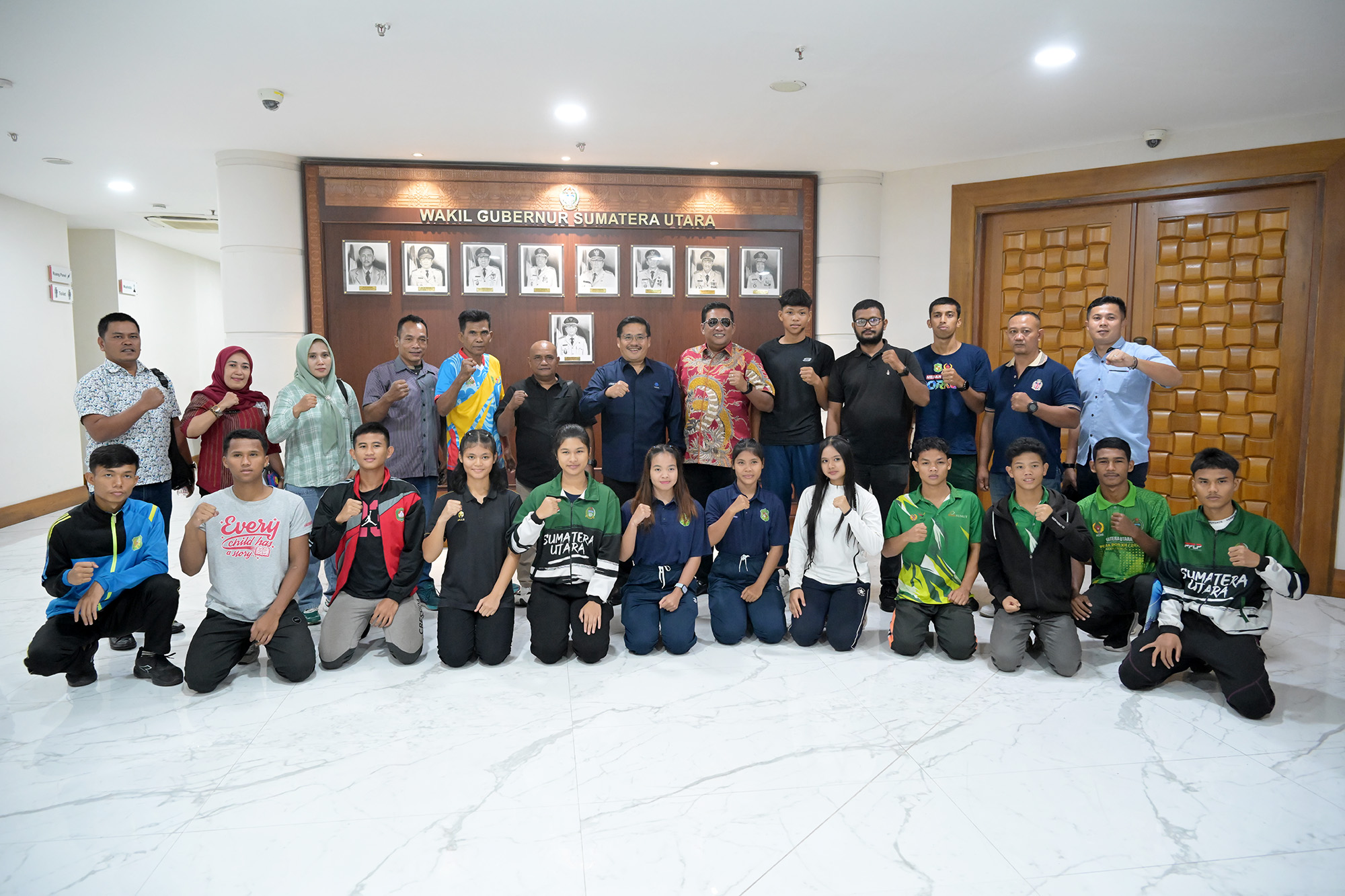 Sekdaprov Sumut Beri Semangat Atlet Tinju Hadapi Popnas 2025