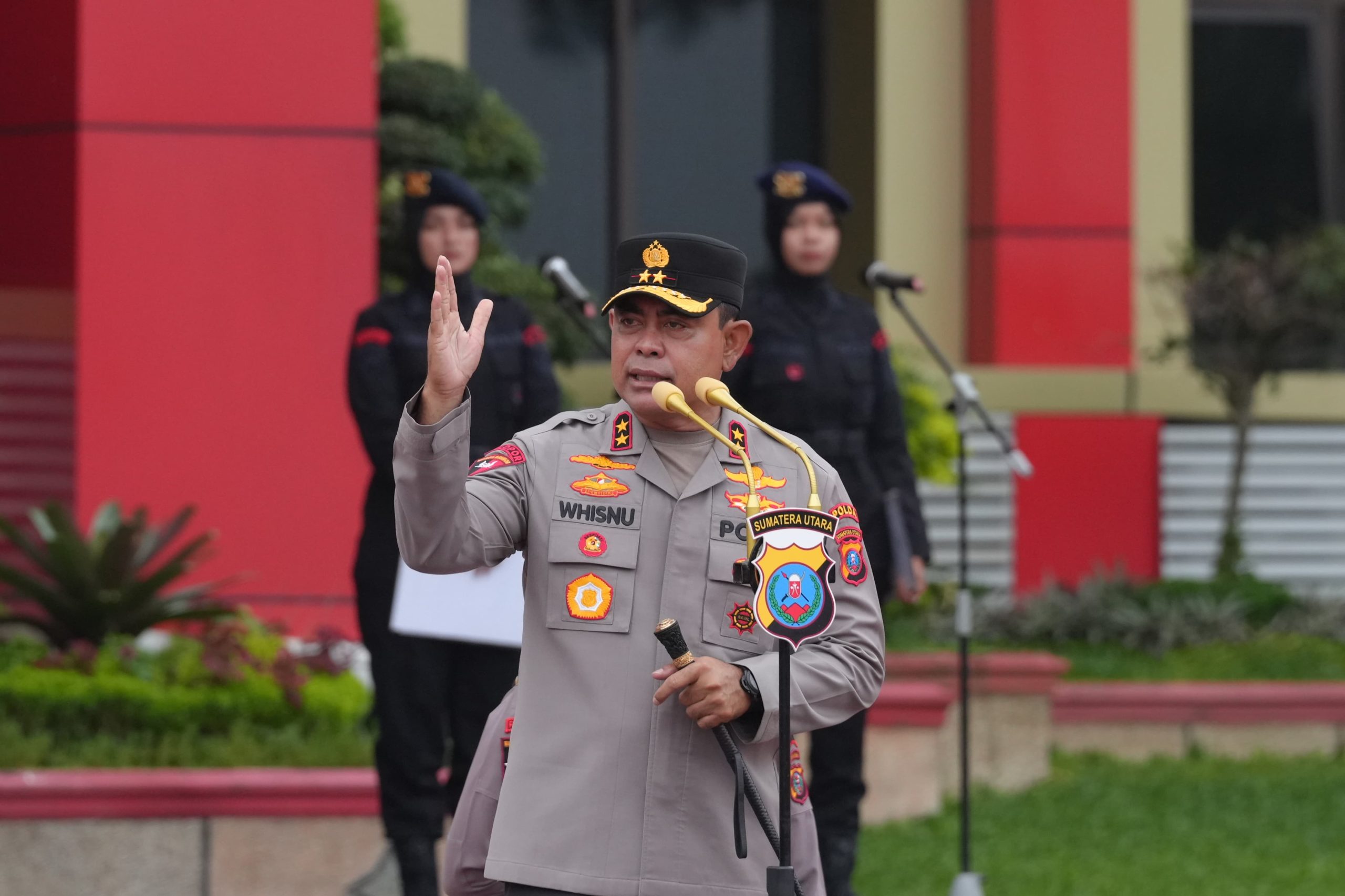 Kapolda Sumut Irjen Pol. Whisnu Hermawan Februanto, Pimpin Apel Gabungan, Tegaskan Pentingnya Profesionalisme dan Menjaga Marwah Polri