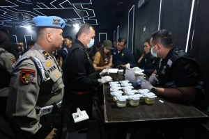 Polda Sumut Gelar Razia Gabungan di THM Helen’s Night Mart, Dua Pengunjung Positif Narkoba