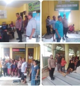 Kapolsek Medan Timur Melaksanakan Sambang Patroli dan Memberikan Bantuan Kepada Korban Banjir di Posko Banjir Kelurahan Pulo Brayan Bengkel