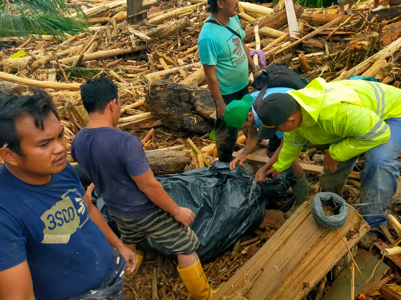 Banjir dan Longsor Tapteng Tewaskan 47 Orang, Akses Wilayah Terputus Total Namun Upaya Penanganan Terus Dimaksimalkan