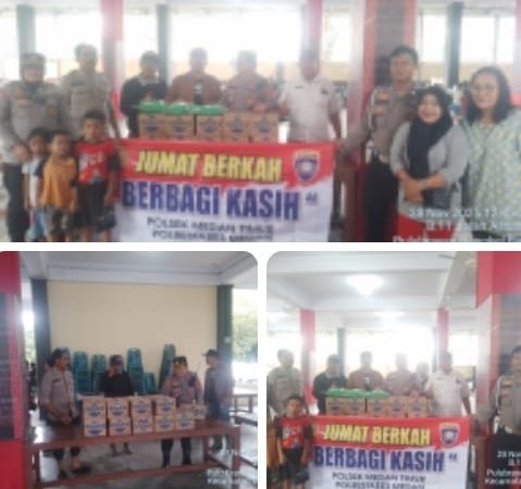 Kapolsek Medan Timur Giat Jumat Berkah Sekaligus Beri Bantuan Kepada Warga Pengungsi Banjir di Posko Banjir Polsek Medan Timur