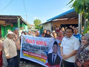 Zulkarnaen S.K.M Serahkan Bantuan Pangan untuk Warga Terdampak Banjir di Kota Medan..