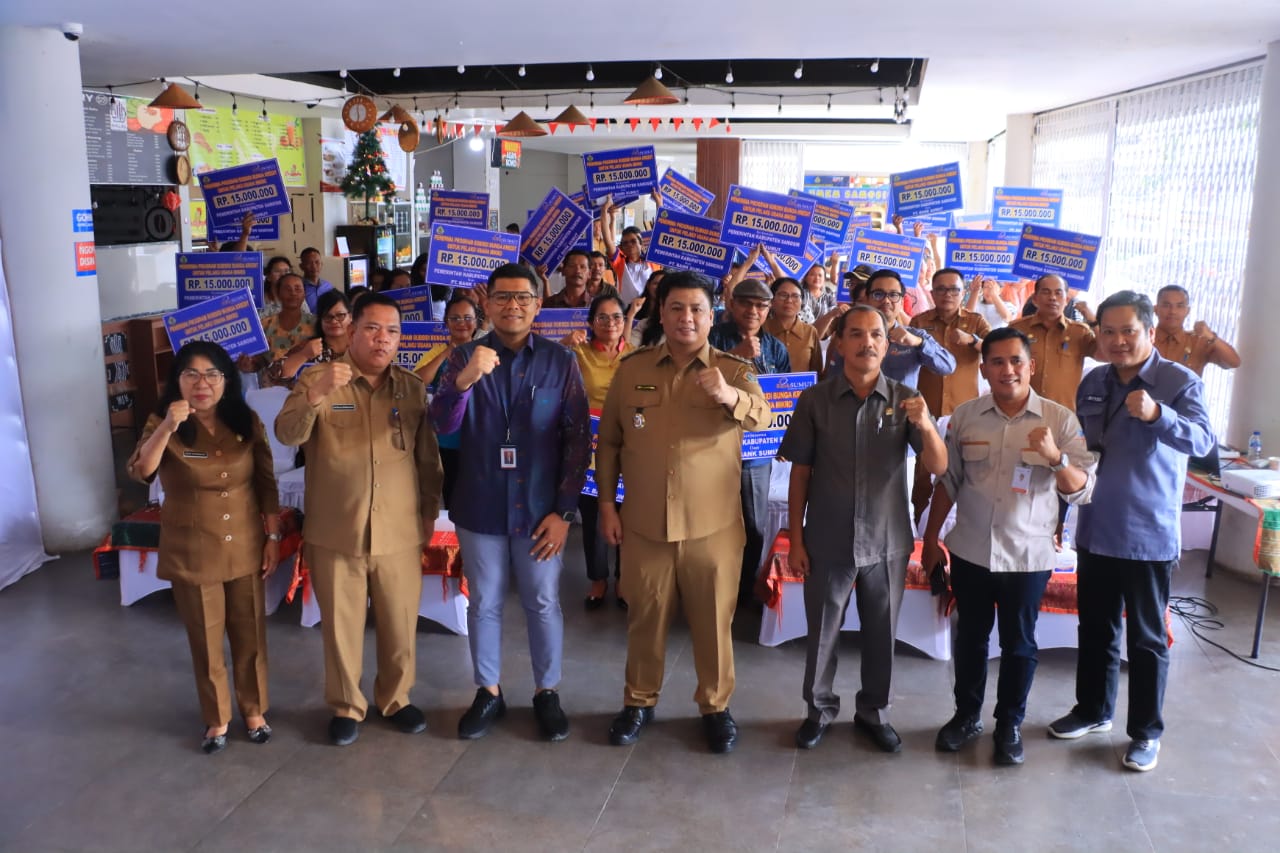 Bupati Samosir Luncurkan Program Unggulan Kredit Usaha Mikro Nol Persen