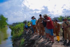 Tanggul Jebol di Medan Labuhan,Rico Waas Tinjau Perbaikan Langsung Dilakukan Sepanjang Satu Kilometer*